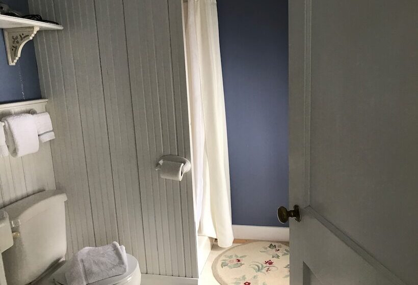 غرفة قياسية, The Monadnock Inn