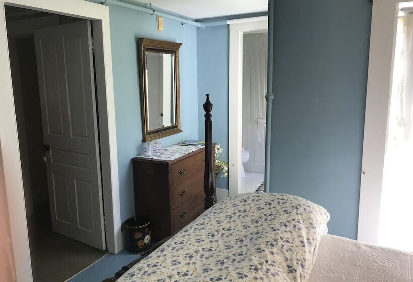 غرفة قياسية, The Monadnock Inn