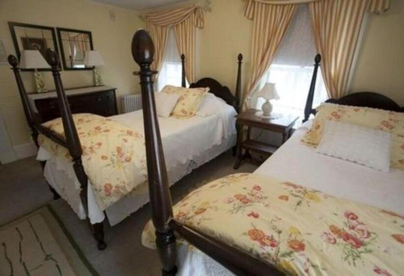 غرفة قياسية, The Monadnock Inn