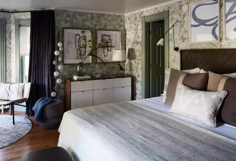 キングサイズベッドのスタンダードルーム, The Cornell Inn
