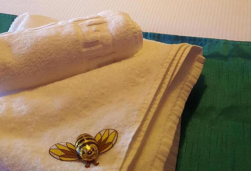 חדר דחוקס עם מיטת קינג, Yardley Manor