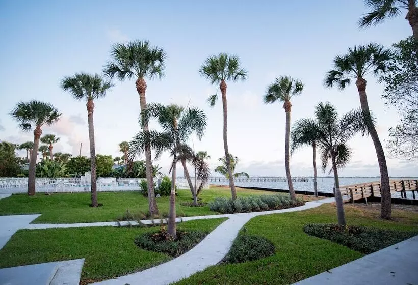 キャビン, Caribbean Shores Waterfront Resort