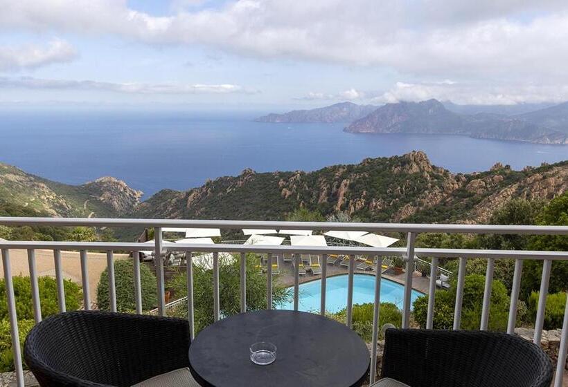 Номер Superior, Capo Rosso