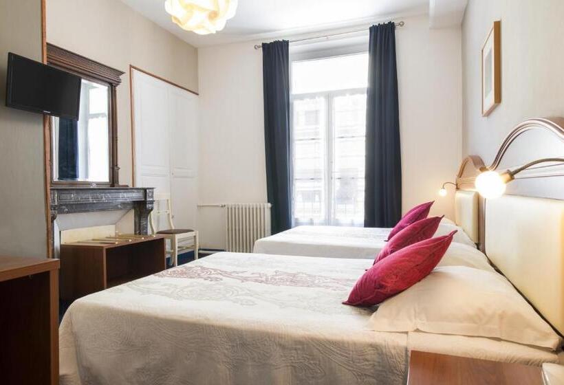 スタンダード4人部屋, Logis Hôtel Central