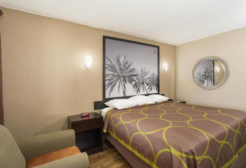 غرفة قياسية سرير كينج لذوى الإحتياجات الخاصة, Super 8 By Wyndham Pensacola Nas Area