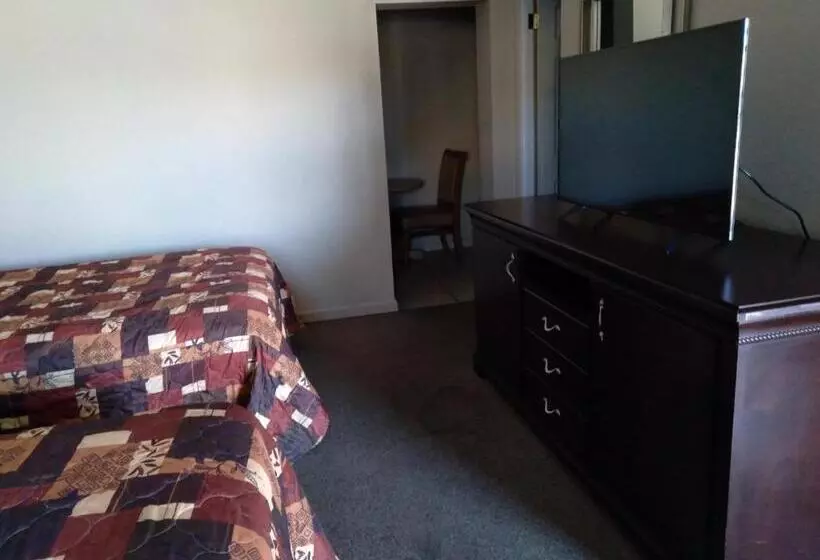 2ベッドルームデラックスアパートメント, Budget Lodge Mount Dora