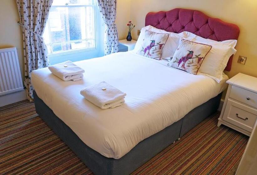 Номер Стандарт, 23 St Mary's