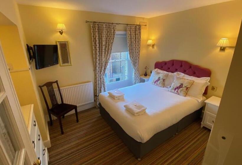 Номер Стандарт, 23 St Mary's