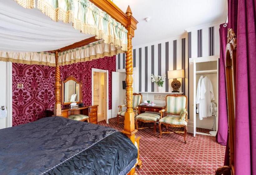 Люкс, Hubert House