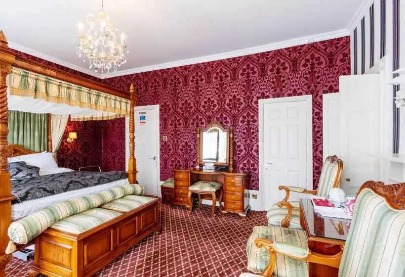 Suite, Hubert House