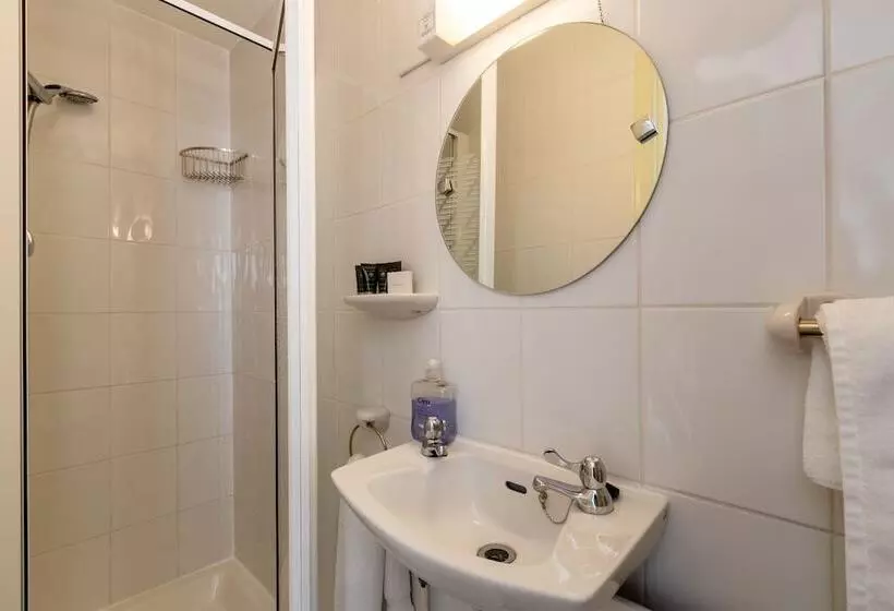 Habitació Basic, Hubert House