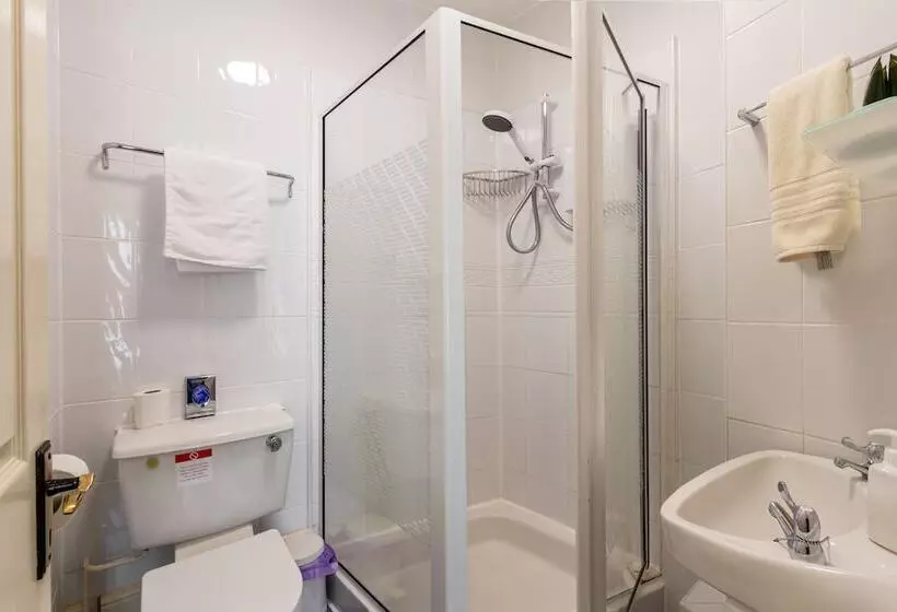 Habitació Quàdruple Clàssica, Hubert House