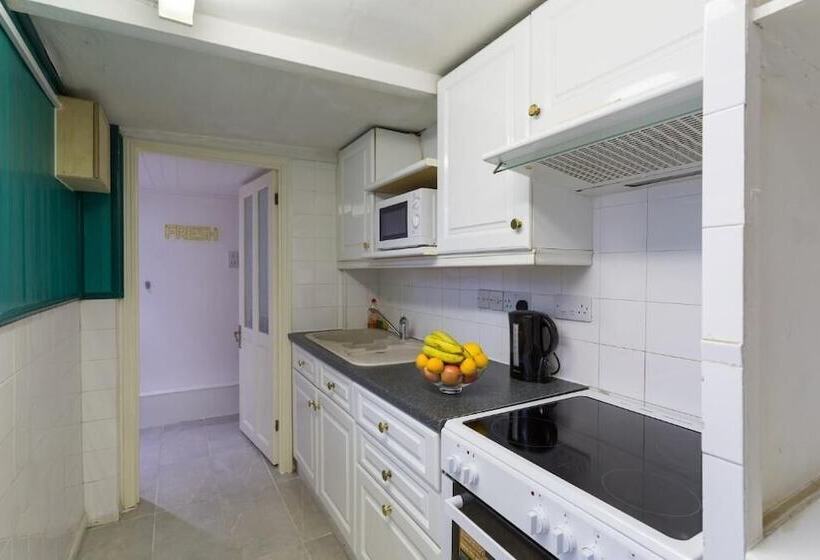 スタンダードスタジオ, Innit Rooms Ocean Breeze