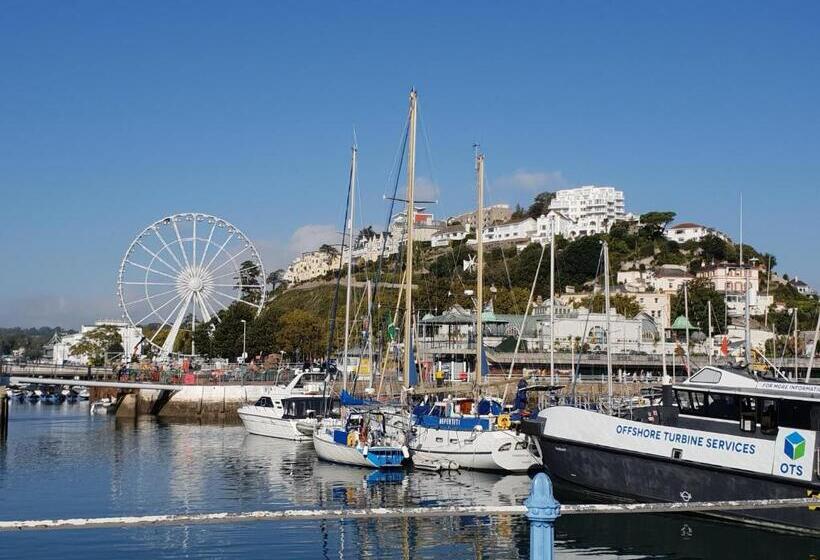 디럭스 룸, The Brandize Guest House