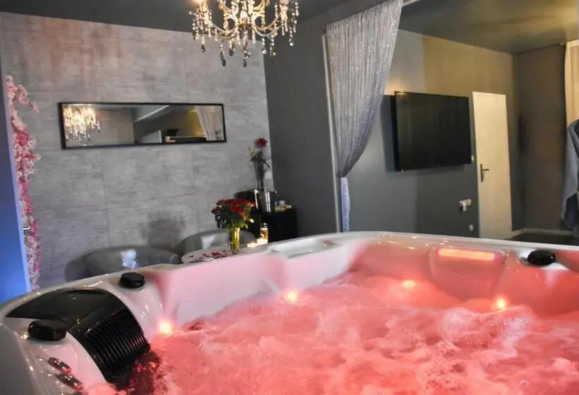 テラス付きスタンダードルーム, Nuit Privée Avec Jacuzzi