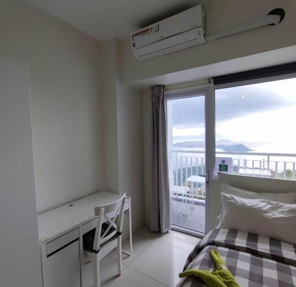 اتاق لوکس با بالکن و چشمانداز دریا, Mvm Staycation, Tagaytay