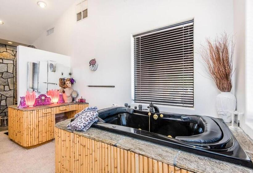 带大床的标准间, Starlight Boutique Hotel Pioneertown