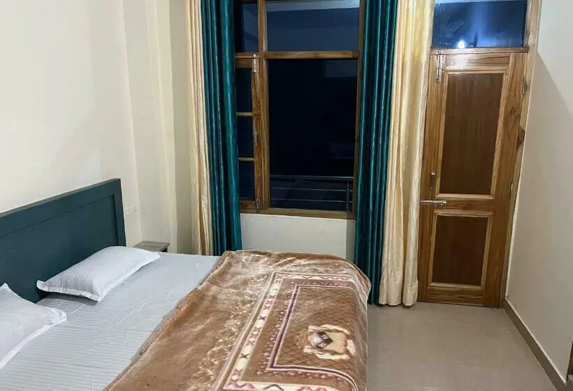 اتاق لوکس, Ranas B&b