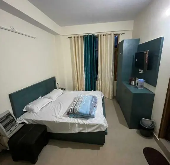 اتاق لوکس, Ranas B&b