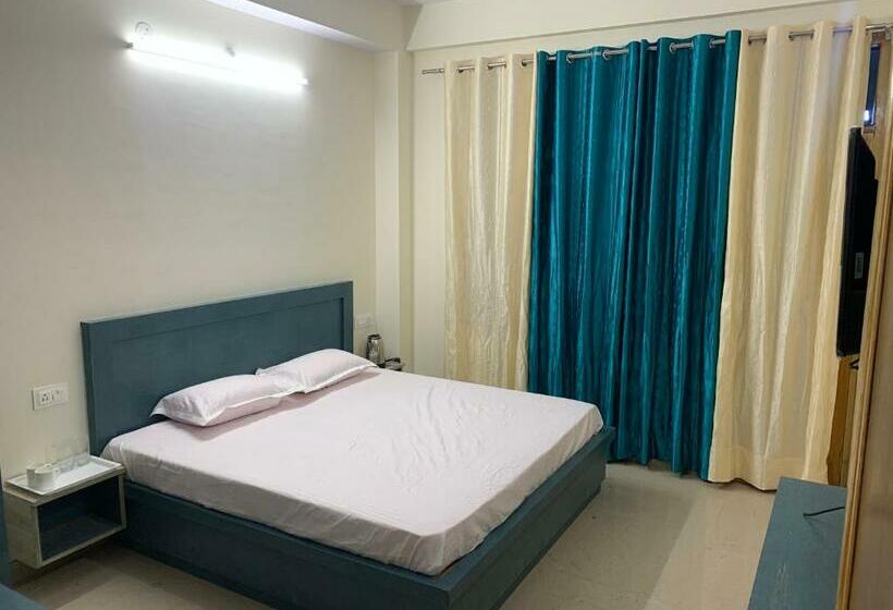 اتاق لوکس, Ranas B&b