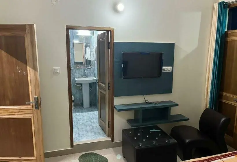 اتاق لوکس, Ranas B&b