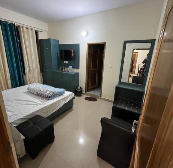 اتاق لوکس, Ranas B&b