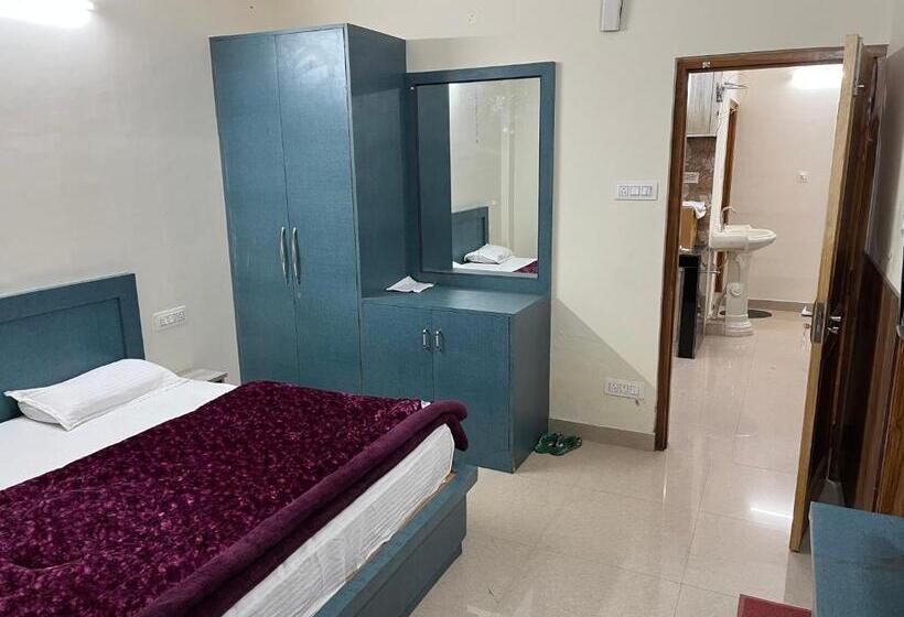 اتاق لوکس, Ranas B&b