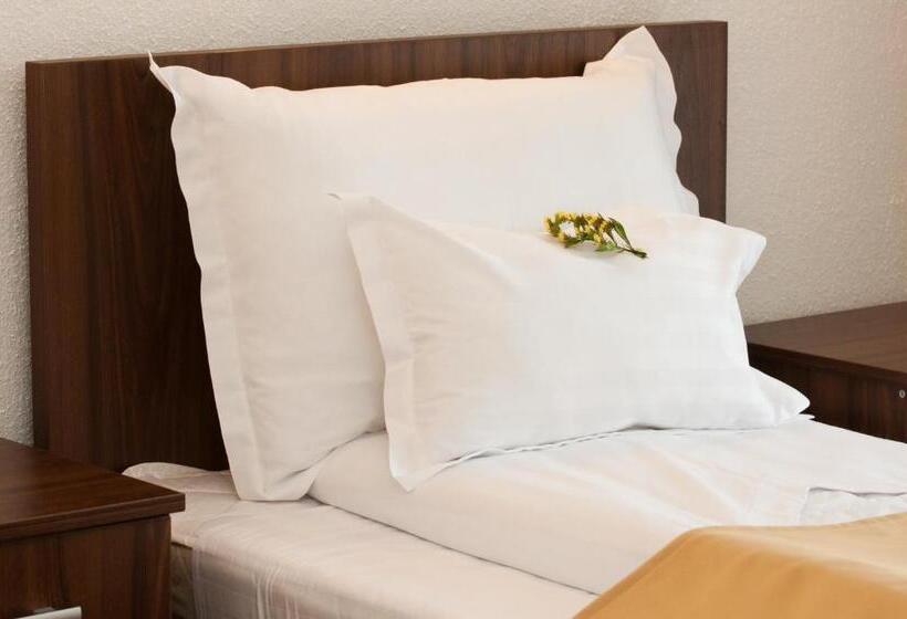 Номер Стандарт, Hyperion