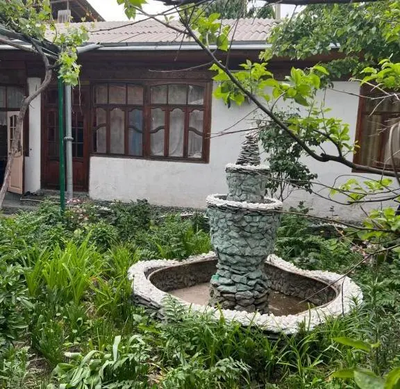 اتاق خانوادگی, Lovely Home For You