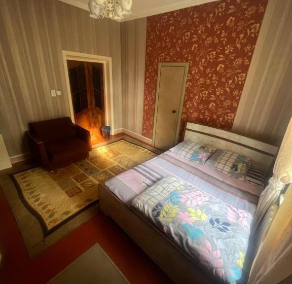 اتاق خانوادگی, Lovely Home For You