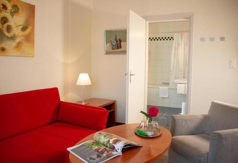 سوئیت راحتی, Suite Stays By Hotel La Perla