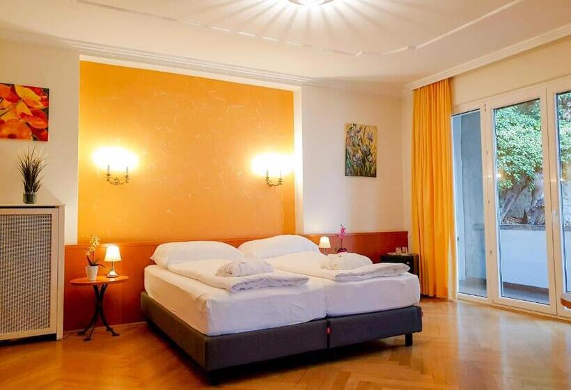 Suite with lake view, Suite Stays By Hotel La Perla