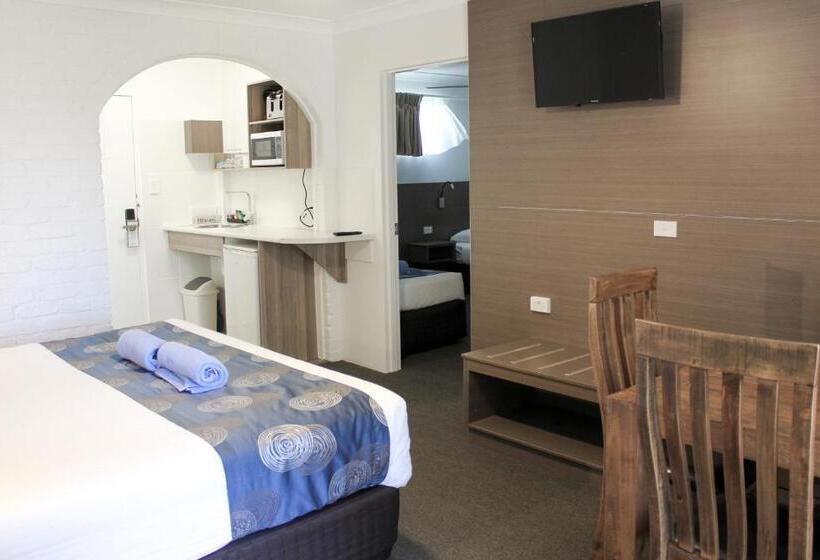 חדר משפחתי, Aston Motel Yamba