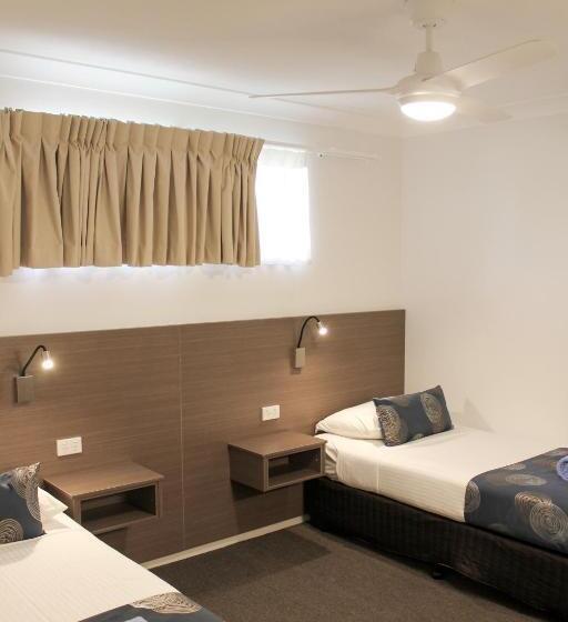 Семейный Номер, Aston Motel Yamba