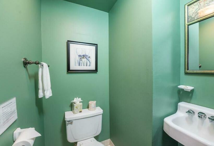 デラックススイート, The Inn At The Oaks