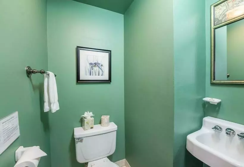 デラックススイート, The Inn At The Oaks