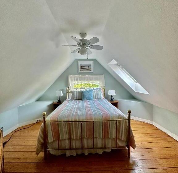 スタンダードルーム, The Inn At The Oaks