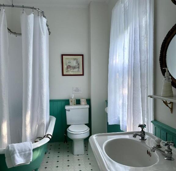 デラックスルーム, The Inn At The Oaks