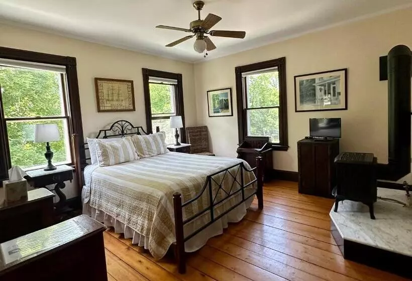 デラックスルーム, The Inn At The Oaks