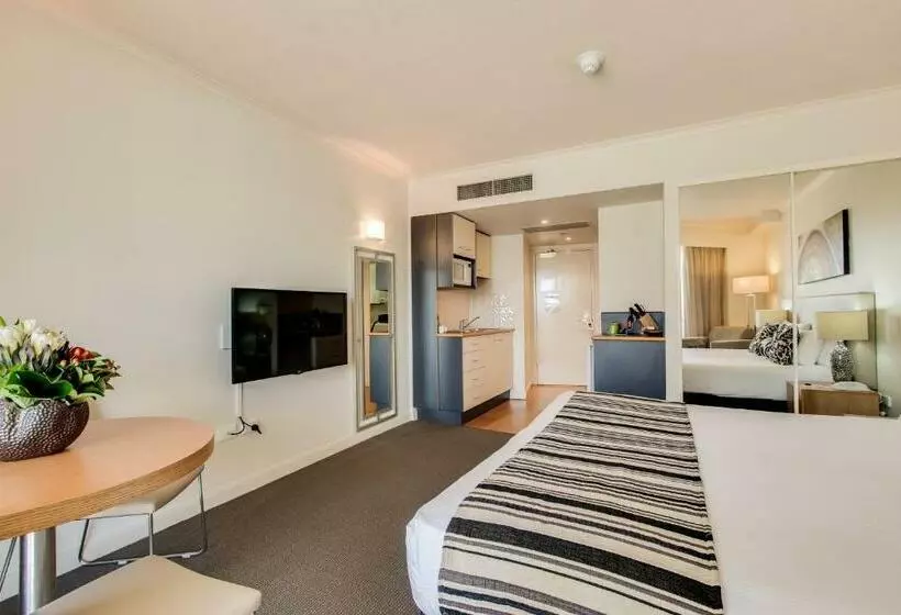 استودیوی استاندارد, Central Cosmo Apartment