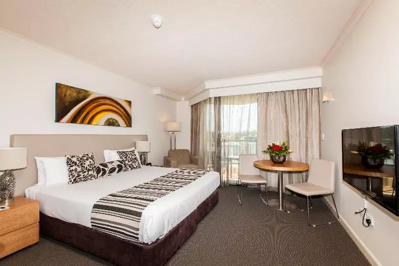 استودیوی استاندارد, Central Cosmo Apartment