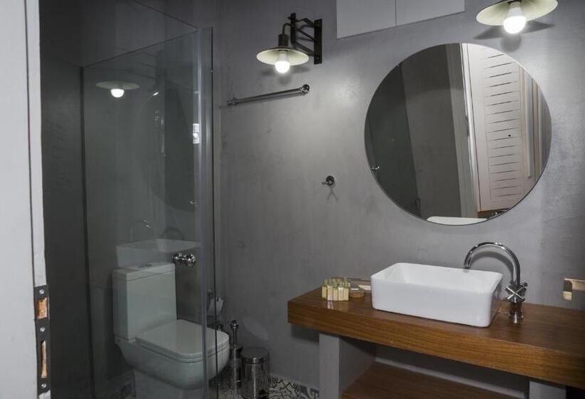 2 Bedroom Suite with Balcony, Elia Daliani