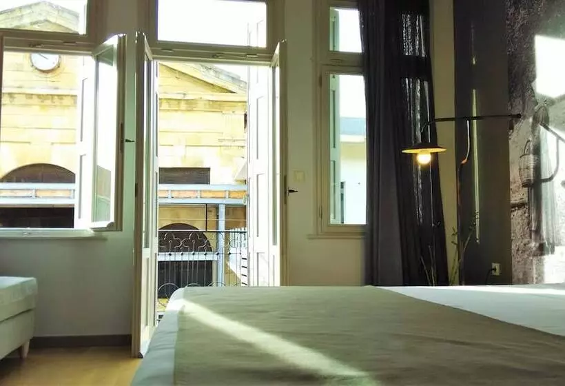 2 Bedroom Suite with Balcony, Elia Daliani