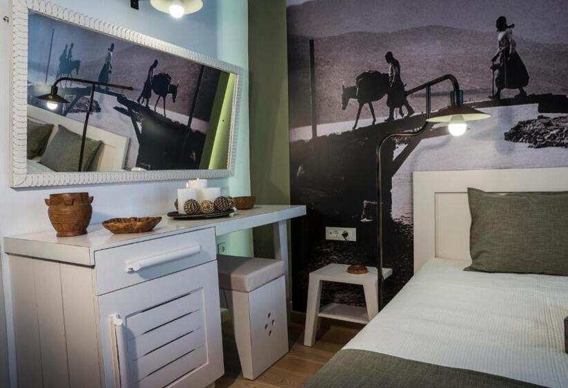 2 Bedroom Suite with Balcony, Elia Daliani
