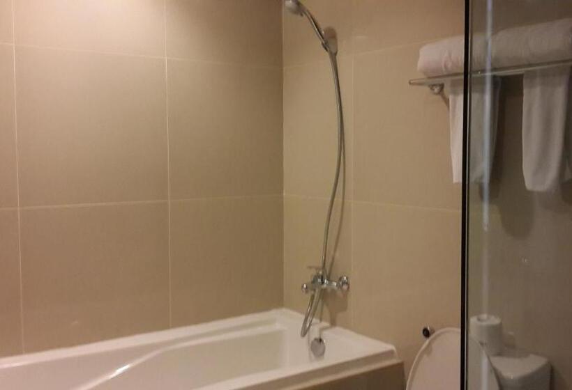آپارتمان 1 خوابه با بالکن, Atria Residences Gading Serpong