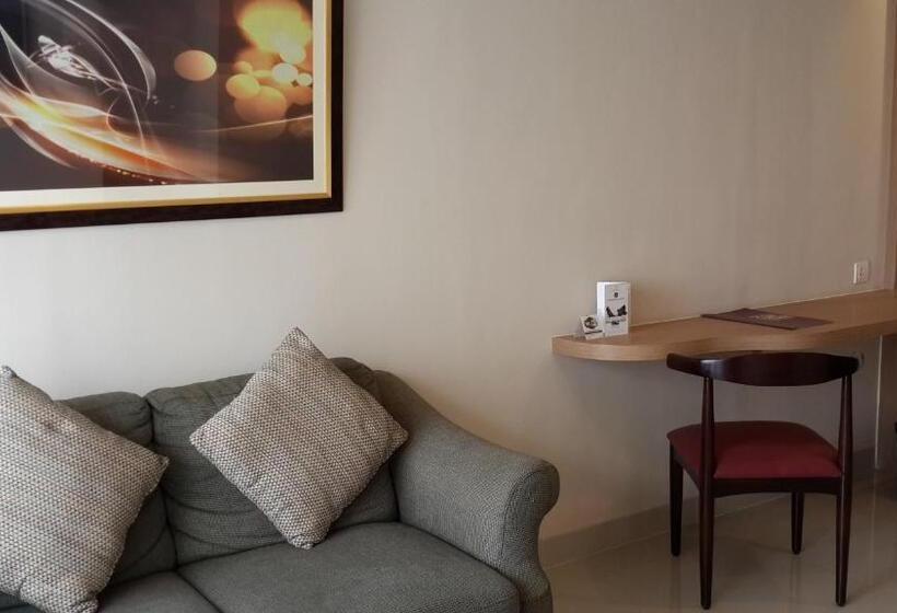 آپارتمان 1 خوابه با بالکن, Atria Residences Gading Serpong