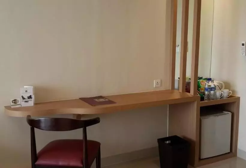 آپارتمان 1 خوابه با بالکن, Atria Residences Gading Serpong
