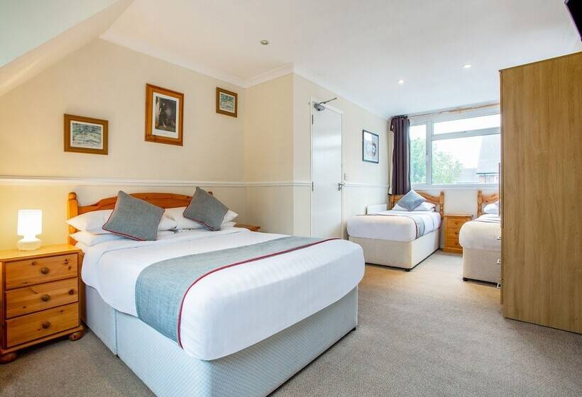 Deluxe Neljän Hengen Huone, Flexistay Ambers Gatwick Apart