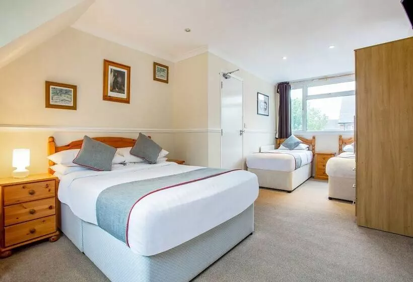 Deluxe Neljän Hengen Huone, Flexistay Ambers Gatwick Apart