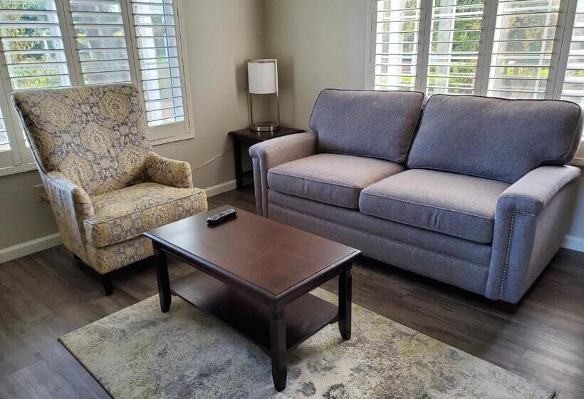 이그제큐티브 스위트, Geyserville Inn